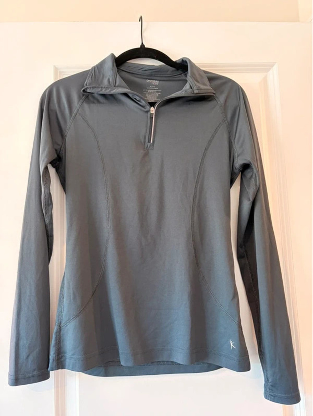 Danskin Now Women’s Gray Quarter Zip Athletic Pullover Size Medium